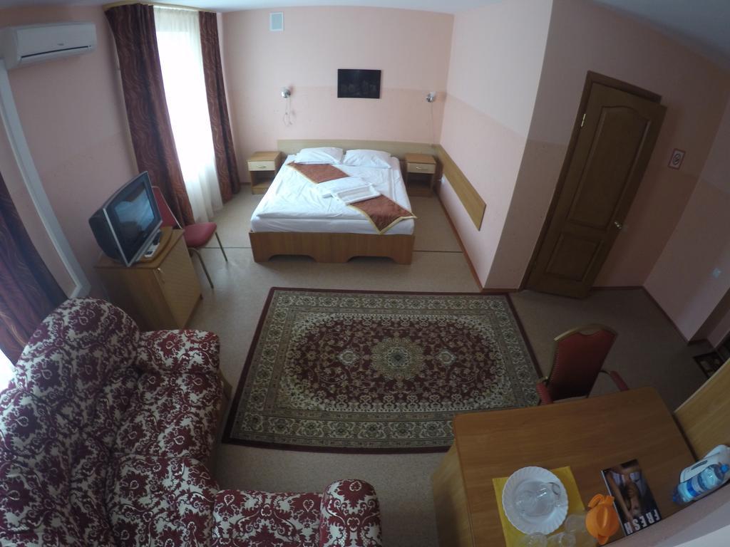 Kurmet Hotel Uralsk Pokoj fotografie