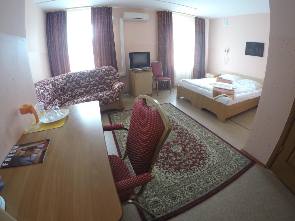 Kurmet Hotel Uralsk Pokoj fotografie