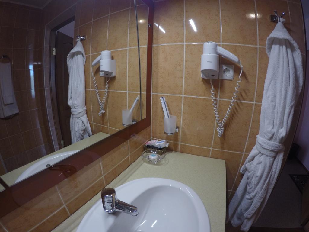 Kurmet Hotel Uralsk Pokoj fotografie