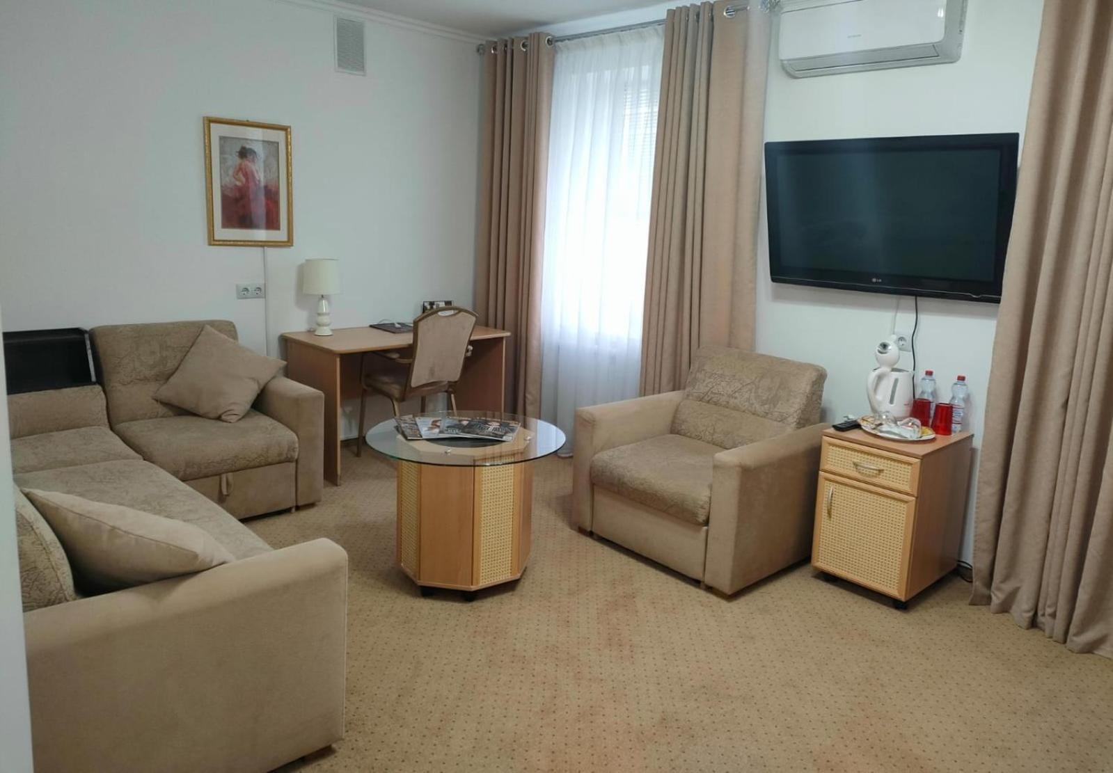 Kurmet Hotel Uralsk Exteriér fotografie