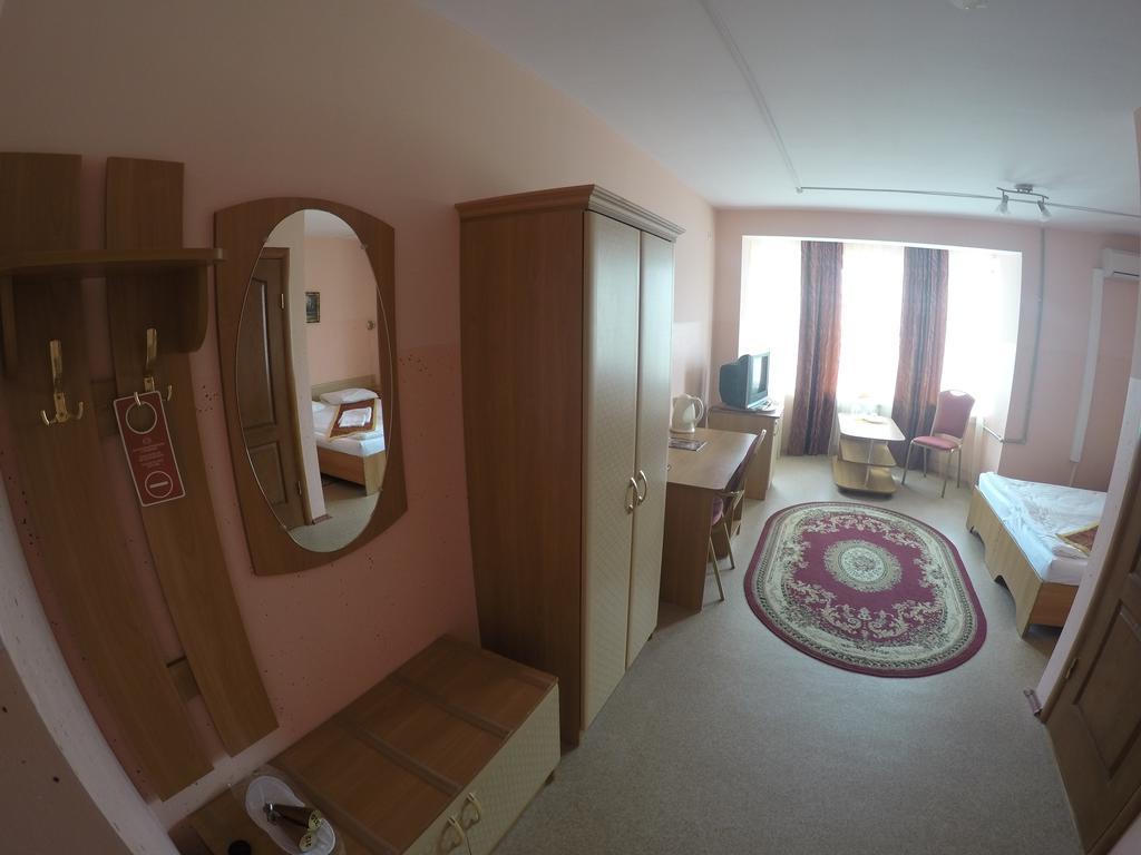 Kurmet Hotel Uralsk Exteriér fotografie